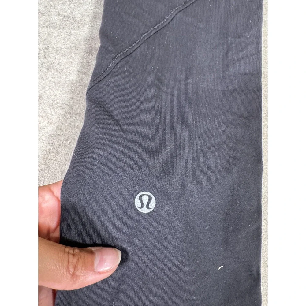 Lululemon‎ Leggings Womens 6 Black Mid Rise Ankle Ruffle Yoga Athletic Gym Pants